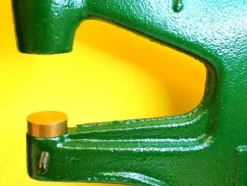 Base per Torchio in Ottone 28mm da utilizzare con Fustelle per fori
